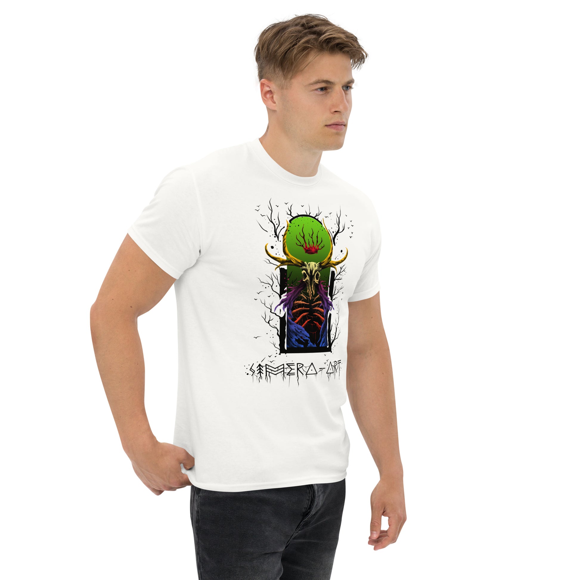 Las mangas y el ajuste clásico aseguran un estilo limpio y cómodo, ideal para combinar con cualquier outfit casual.