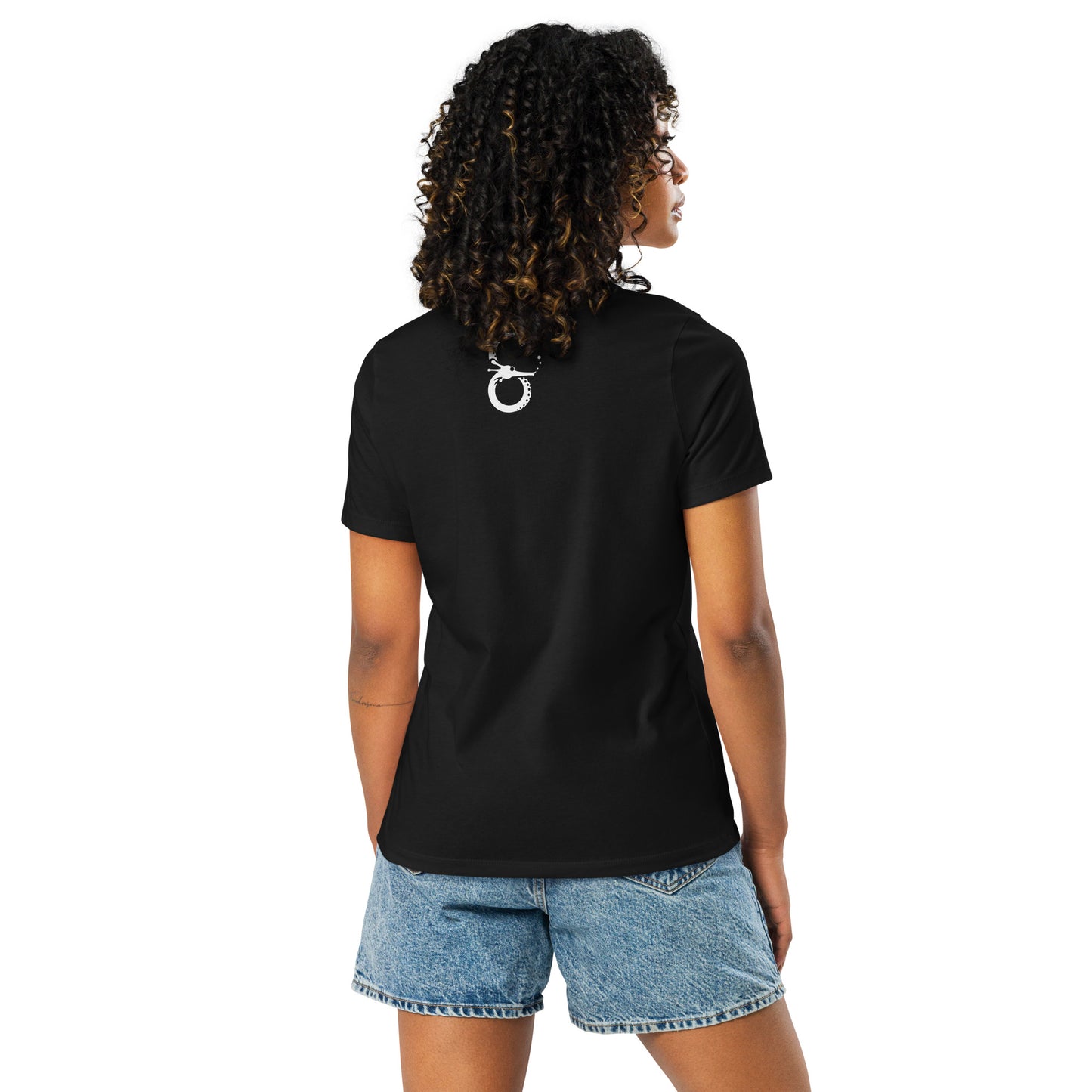 Camiseta Negra Suelta Mujer Hipocamphorror – Estilo Gótico y Comodidad-Logo Símera-Art
