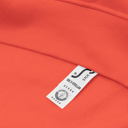Transparencia en los materiales para garantizar una experiencia eco-friendly. Diseño ergonómico que se adapta a tus movimientos, ideal para el día a día. La sudadera naranja unisex combina la suavidad de sus materiales ecológicos con el arte único del diseño Demonsea, ideal para los días fríos.