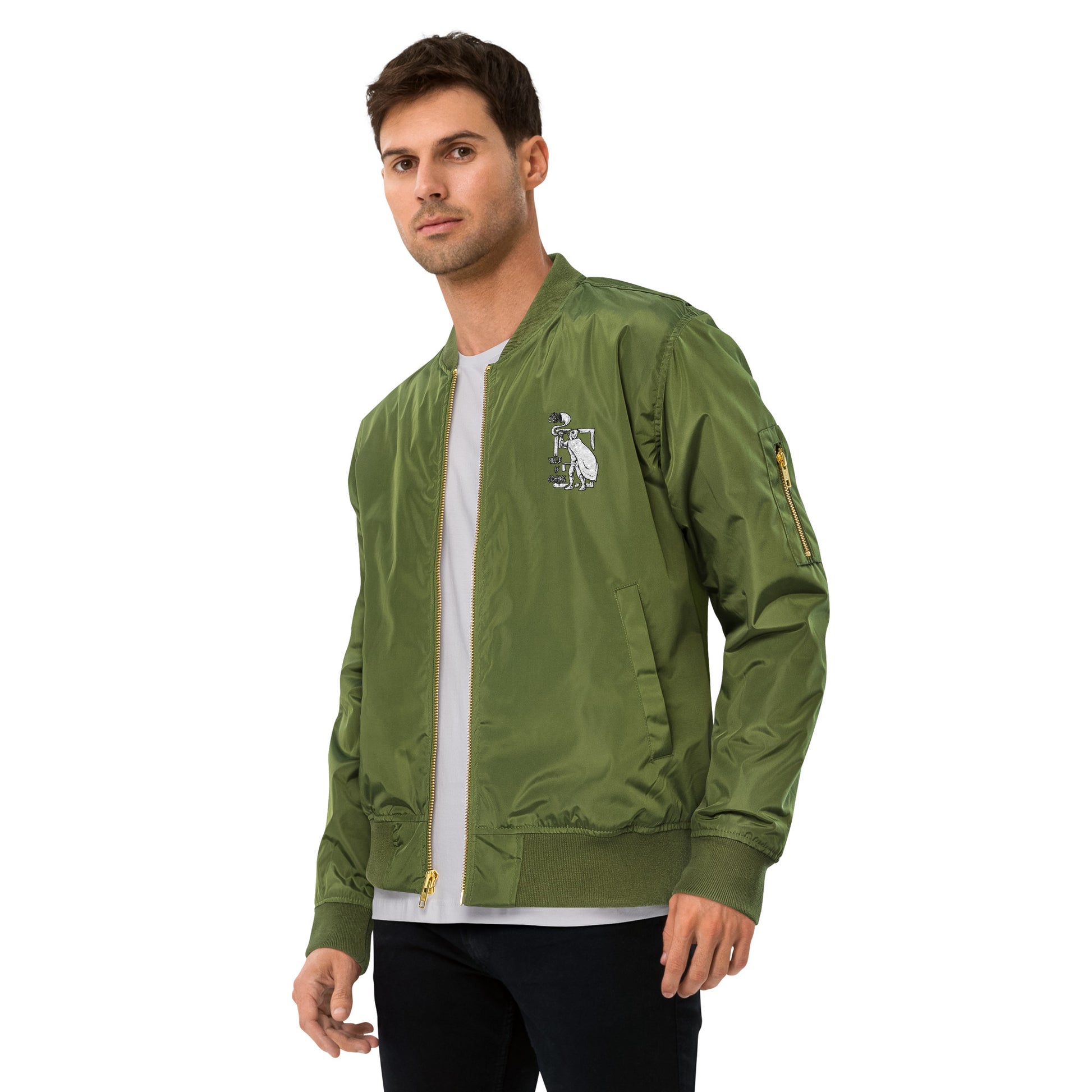 Vista frontal de la chaqueta verde: Chaqueta bomber de poliéster reciclado con un diseño discreto inspirado en el Yule, ideal para un estilo elegante y moderno.