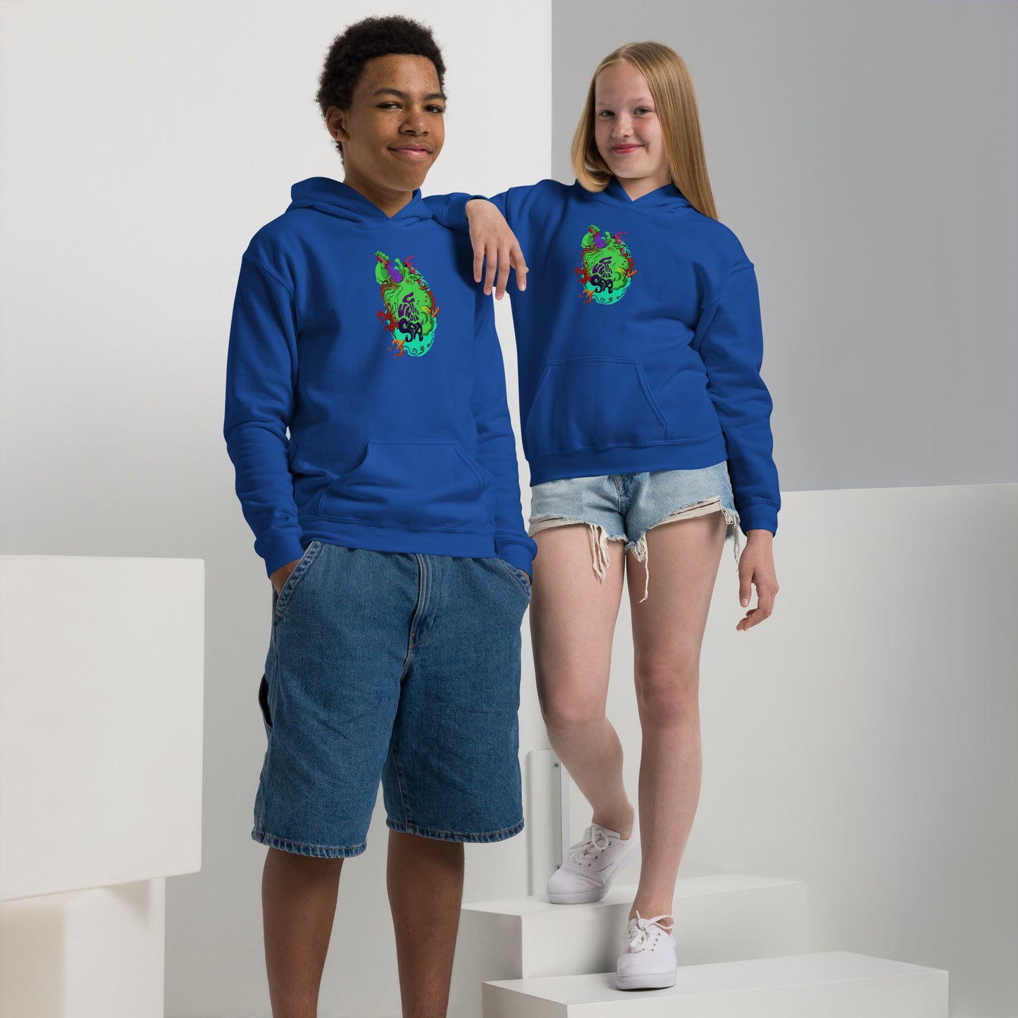 Sudadera juvenil Flow Under Sea con diseño artístico único, ideal para niños activos y creativos